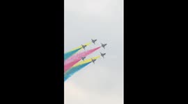 Stunning airshow staged in China's Zhuhai