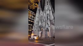 US: NYPD and NY State Police Safeguard Rockefeller Christmas Tree's Grand Arrival