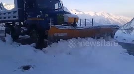 Snow-clearing mission in full swing as fresh snowfall blankets northern India’s Zoji La Pass