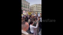 Spain: Protest in Valencia against authorities' handling of floods after storm Dana