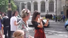 World record attempt footage the longest daisy chain kiss