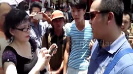 'Dog lovers' argue with supporters of China's controversial dog meat fesitval