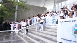 Honduras: Auxiliary nurses in Honduras go out to demonstrate