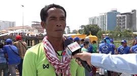 Cambodia celebrates water festival with dragon boat races