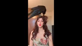 Raven Gives Woman New Hairdo