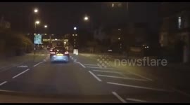 Dangerous driver in South London risks life twice being impatient.