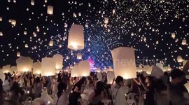Thailand: Annual Yi Peng Festival – Hundreds Of Lanterns Illuminate Full Moon Night 3