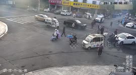 Pedestrians team up to lift car to rescue 5-year-old boy trapped underneath