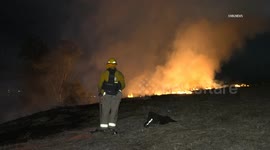 US, Los Angeles: Sylmar Brush Fire Disrupts Overnight Traffic On 210 Freeway