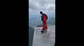 Chinese man performs breathtaking wingsuit flight in Zhangjiajie, China