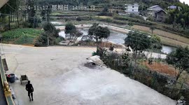 Elderly man, 76, dives into pond to heroically rescue drowning toddler in China