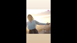 “O Pôr do Sol Mais Incrível Que Você Já Viu – Gravado de Um Ângulo Único!”  Descrição Comercial:  “Capture a magia de um momento que só acontece uma vez por dia! Este vídeo traz um pôr do sol deslumbrante filmado do alto de um prédio, revelando a beleza d