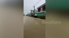 Severe floods hit southern Thailand close to Malaysia border