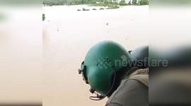 Helicopter rescues stranded residents in Sri Lanka floods
