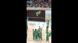 Stunning! Athletes perform precision backflips on bamboo pole