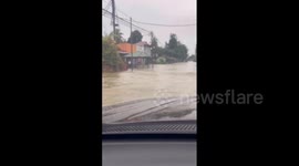 Malaysia: 3 Dead As Heavy Rain Triggers Severe Flooding, Mass Evacuations