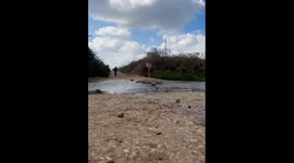 Fall while crossing stream in Tel Aviv