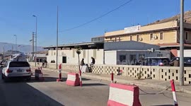 Displaced Lebanese return from Syria via border crossing
