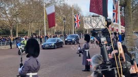 Royals travel in procession to Buckingham Palace during Qatari state visit