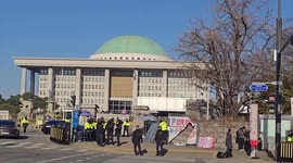 S. Korea's senior presidential staff offer to resign