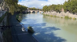 The Tiber and Ponte Sisto on a clear October morning in Rome.