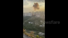 Lebanon: Fire approaches homes in Abi Samra