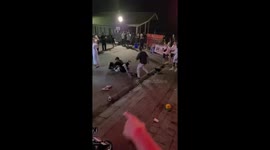 Chaotic street fight erupts outside club in Bali