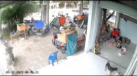 Motorcycle crash in Vĩnh Hòa, Vietnam
