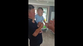 Toddler struggles to recognise father from his identical twin brother