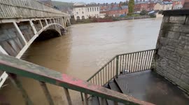 Storm Darragh causes the river Severn to break its banks in Newtown Powys. (Video-2).