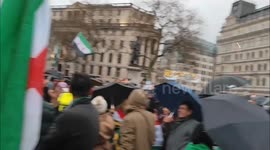 Fireworks lit on Trafalgar Square as Syrians celebrate the fall of the Assad regime. London, UK 08/12/2024