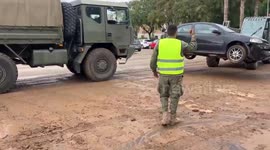 Army continues removal of vehicles damaged by DANA storm in Spain