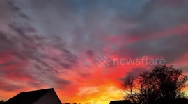 Stunning sunrise timelapse captures sky’s transition in Chester, Virginia, USA