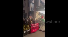 US: Activists staged a mass rally outside the Park Lane Hotel in New York City to protest the continuation of the trial of former Israeli Defense Minister Yoav Gallant, who is wanted by the International Criminal Court
