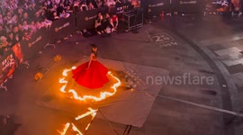 Dancer escapes fire mishap during performance in Jiangxi, China