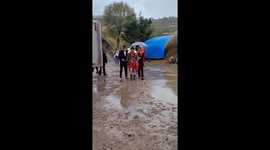 Videographer falls into mud at traditional Chinese wedding in Bozhou