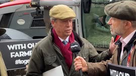 “Let’s keep fighting, everybody!” Nigel Farage joins the farmers protest against inheritance tax in Westminster