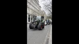 Tractors in Trafalgar - Starmer The Farmer Harmer