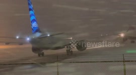 US: Lake-Effect Snowstorm Triggers State Of Emergency In New York / 3