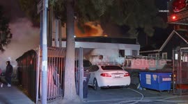 US, Los Angeles: Vermont Slauson Tire Shop Goes Up In Flames