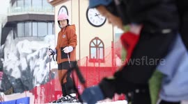 Ice and snow sports gaining popularity in south China's Shenzhen