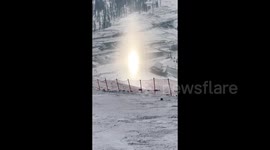 Light reflecting off snow creates 'portal to another dimension' illusion on Chinese mountain