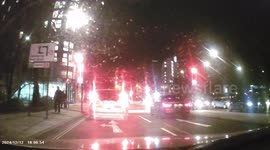 BIZARRE! DASHCAM - Southampton - Two cars inexplicably drive through a red light.