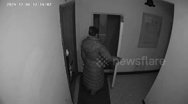 Man startled by woman in dark corridor in Heilongjiang