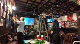 Speed up your Christmas decorating, as restaurant staff do in Thailand in 51 seconds