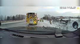 US: Box Truck Smashes Into Four Emergency Vehicles on I-94, Shuts Down Traffic