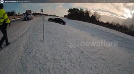 US: Icy Roads and Blowing Snow Cause Non-Stop Crashes in Kalamazoo County