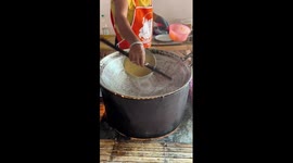 Tourist shows unique snack-making in Bosnia