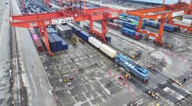 Chinese festive lanterns sold to Southeast Asian market via freight train
