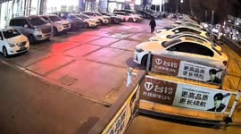 Heating pipeline explosion in China leaves 4 injured and vehicles damaged
